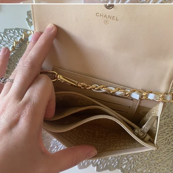 Chanel Precious Symbol - Picture 8 of 11